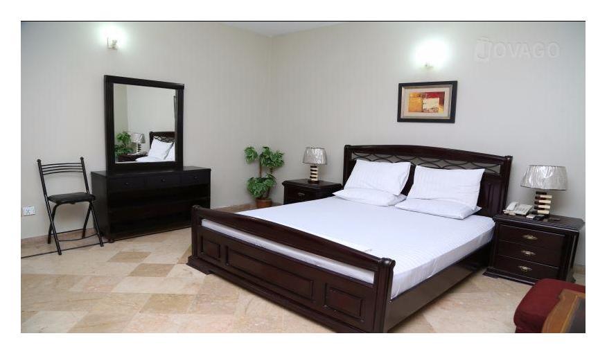 Luxury Inn Karachi Luaran gambar