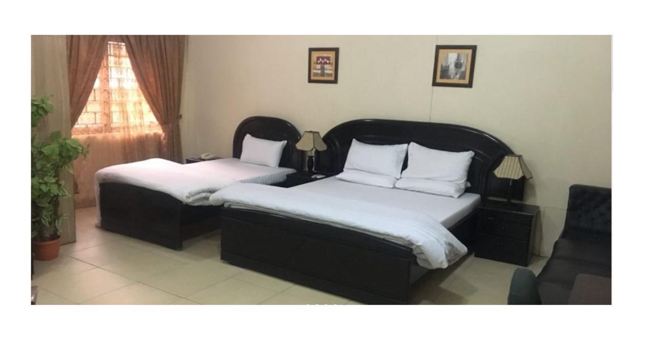 Luxury Inn Karachi Luaran gambar
