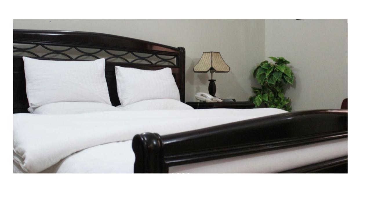 Luxury Inn Karachi Luaran gambar