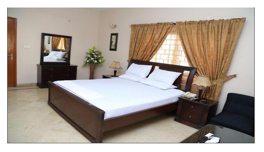 Luxury Inn Karachi Luaran gambar