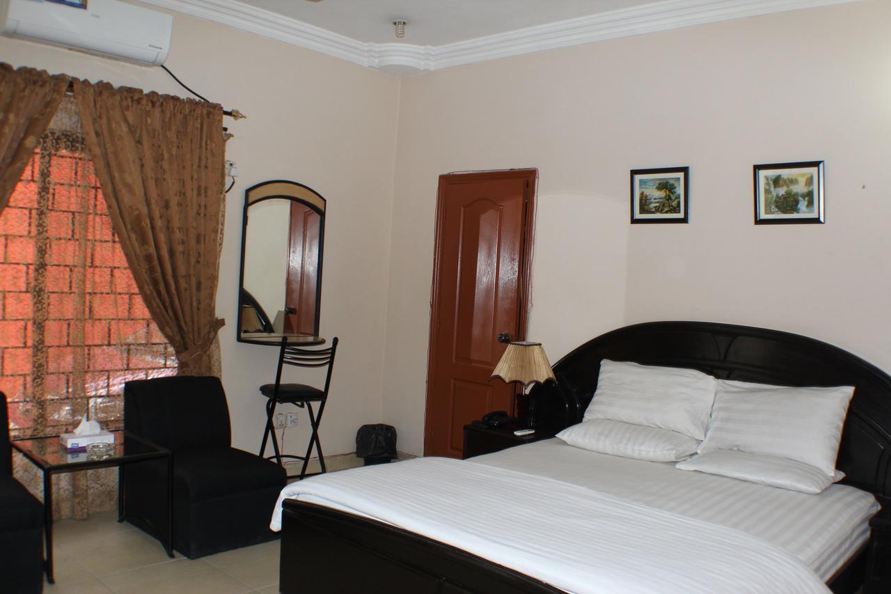 Luxury Inn Karachi Luaran gambar