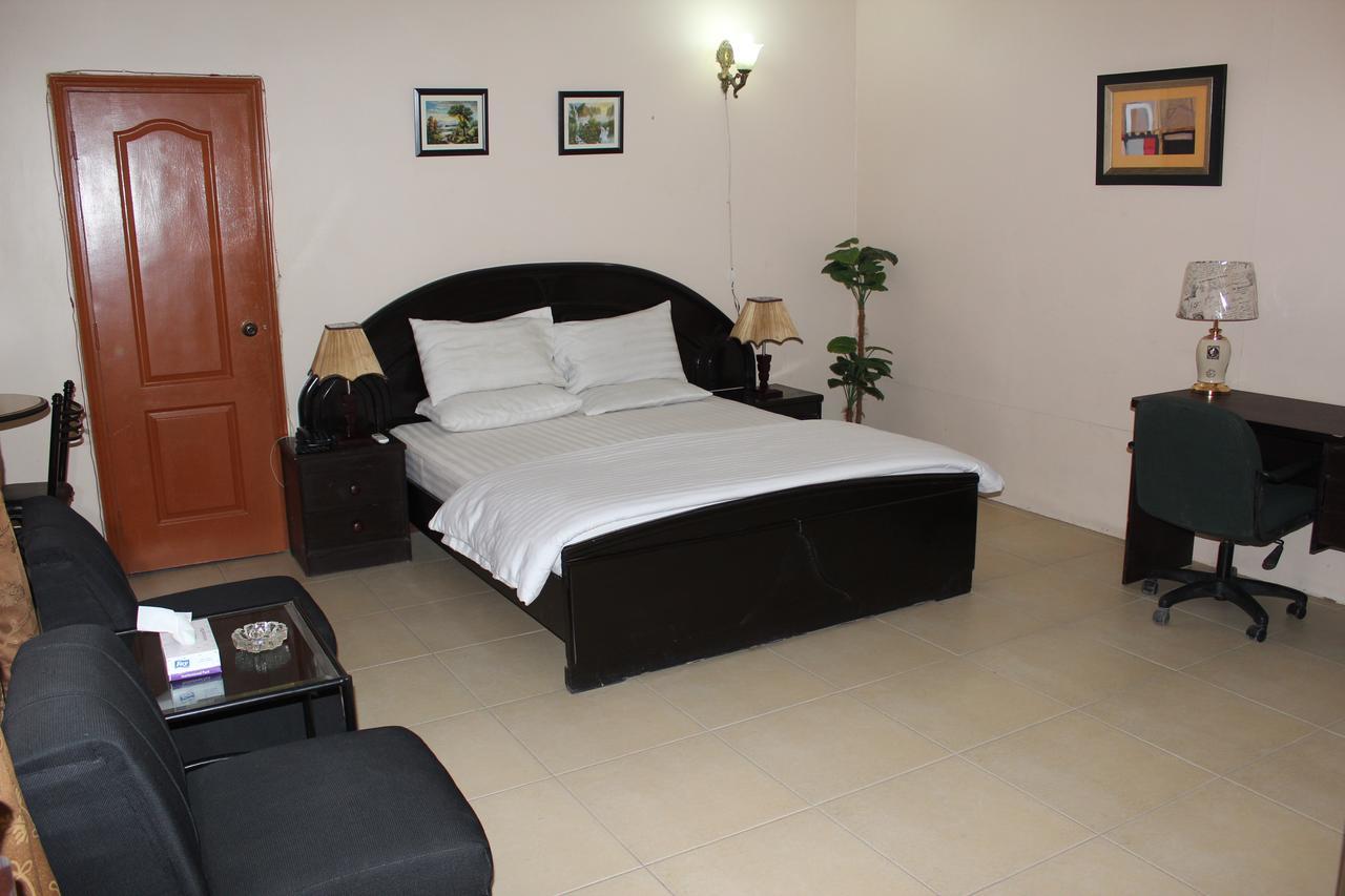 Luxury Inn Karachi Luaran gambar