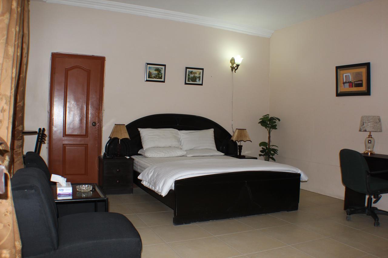 Luxury Inn Karachi Luaran gambar