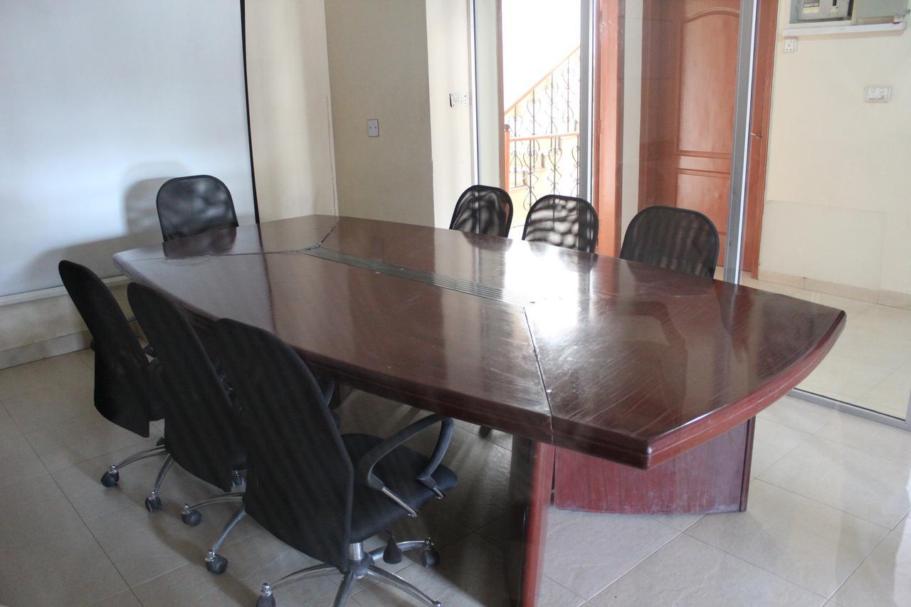 Luxury Inn Karachi Luaran gambar