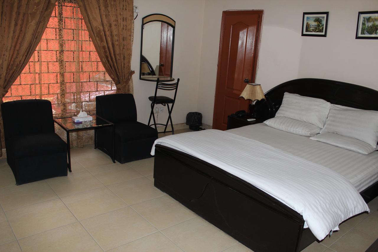 Luxury Inn Karachi Luaran gambar