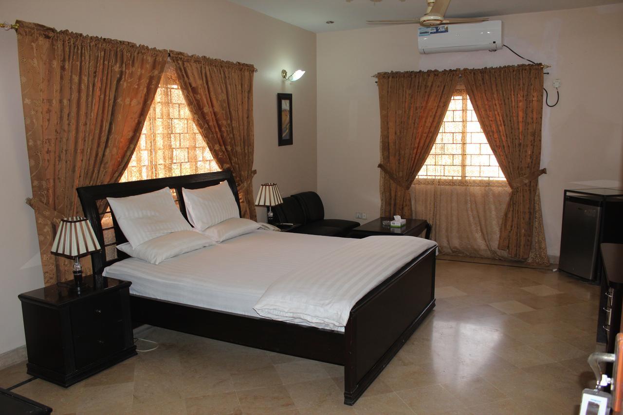 Luxury Inn Karachi Luaran gambar
