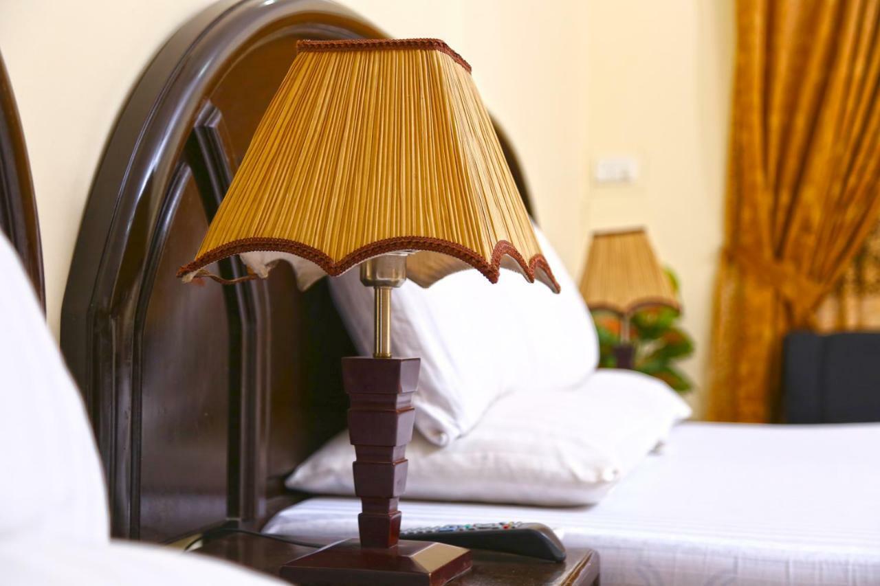 Luxury Inn Karachi Luaran gambar