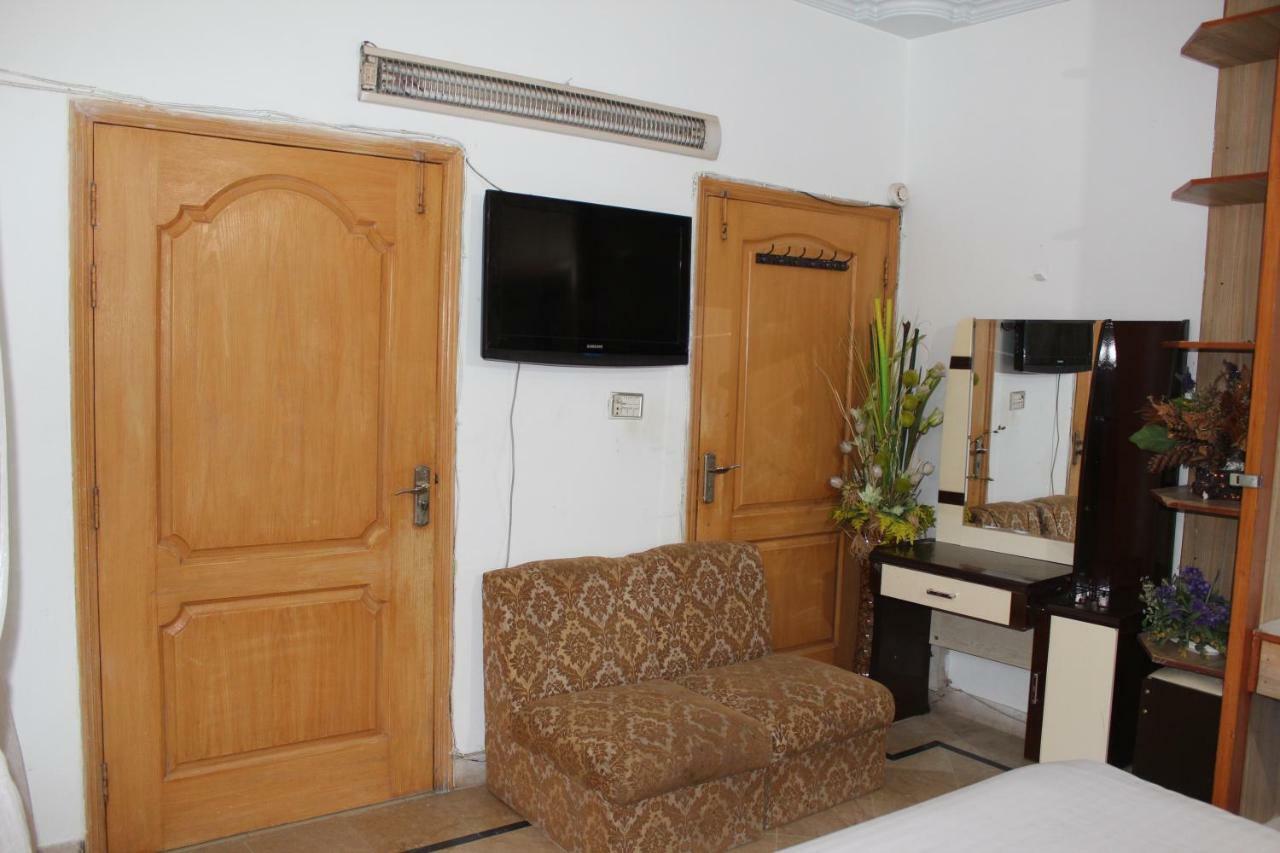 Luxury Inn Karachi Luaran gambar