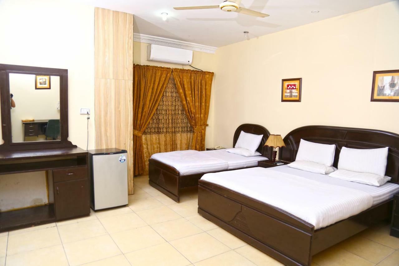 Luxury Inn Karachi Luaran gambar