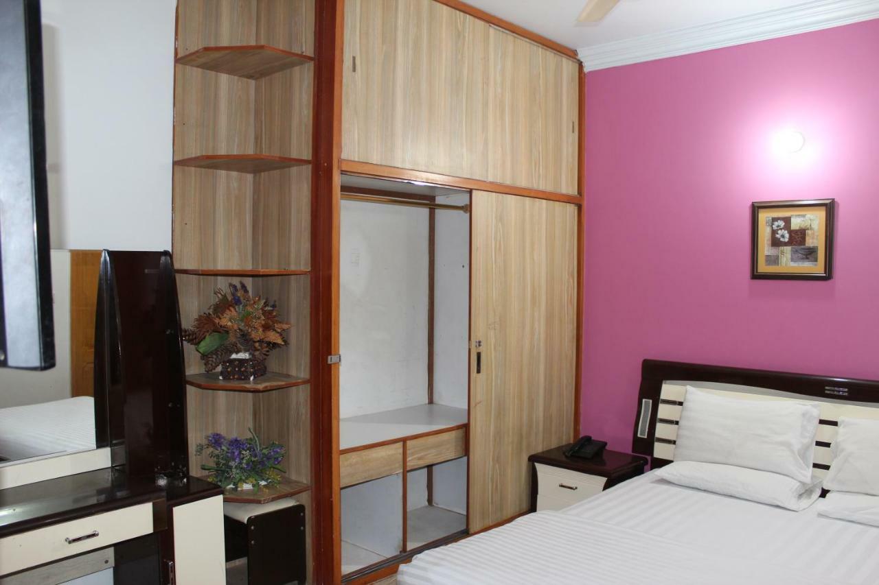 Luxury Inn Karachi Luaran gambar
