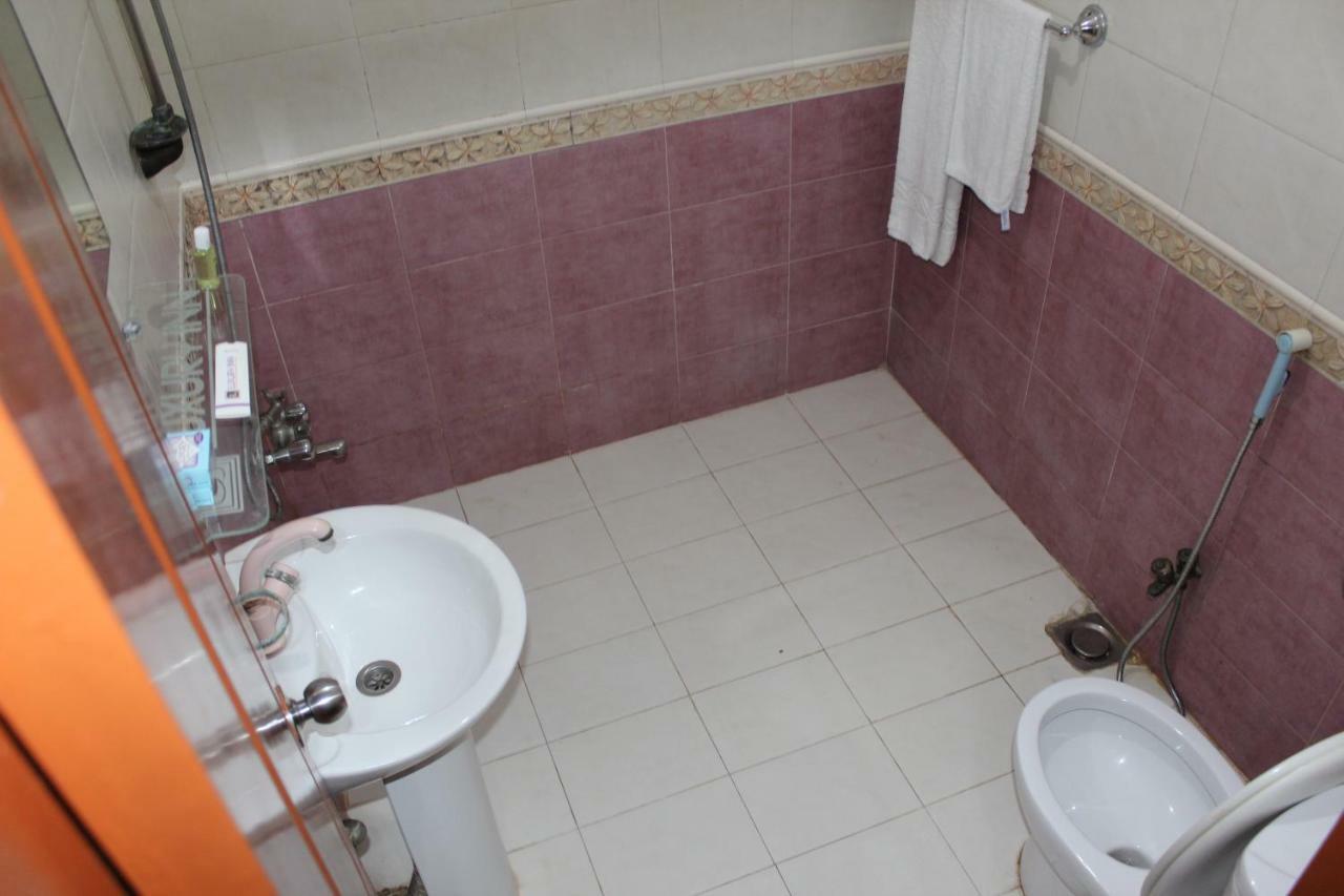 Luxury Inn Karachi Luaran gambar